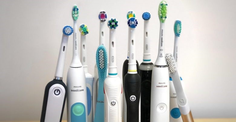 انتخاب مسواک مناسب؛ راهنمای جامع برای سلامت دندانها و لثهها 2 انتخاب مسواک مناسب؛ راهنمای جامع برای سلامت دندانها و لثهها